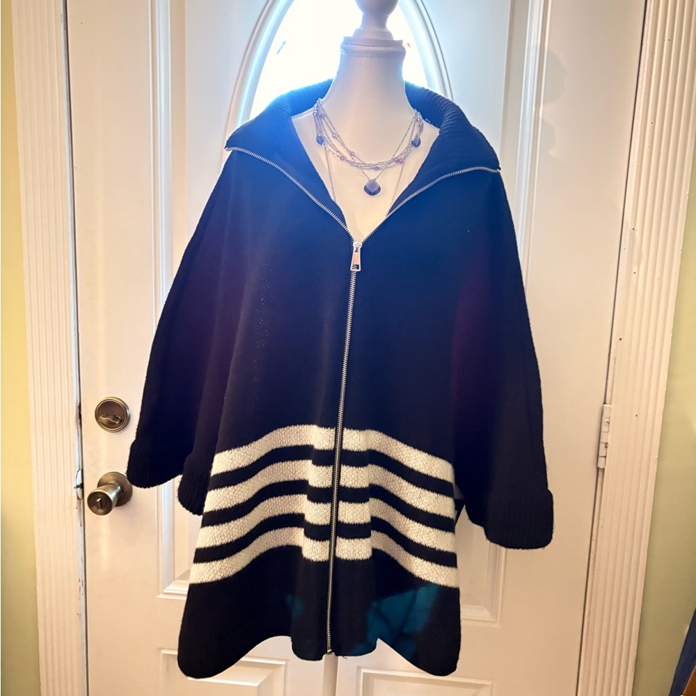 Lolita Black and White Cape poncho Jacket